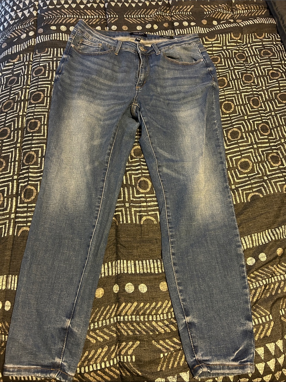 Judy Blue Faded Blue Straight Leg Jeans